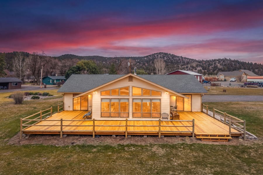 Lakefront Retreat — Ochoco Lake, Oregon